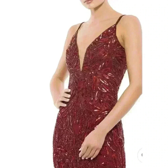 Mac Duggal Plunging V Neck Embellished Leaf Evening Gown 12 Burgundy 5107 Train - Picture 4 of 10